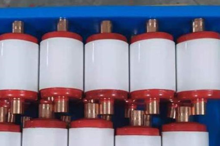 真空滅弧室的結(jié)構(gòu)、工作原理、特點(diǎn)以及應(yīng)用