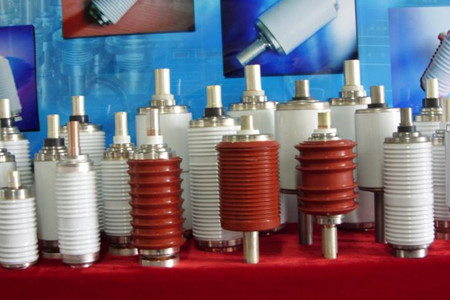 如何判斷真空斷路器中的真空滅弧室需要更換？