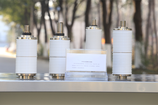 真空開(kāi)關(guān)管絕緣外殼采用玻璃材料，優(yōu)勢(shì)多多！